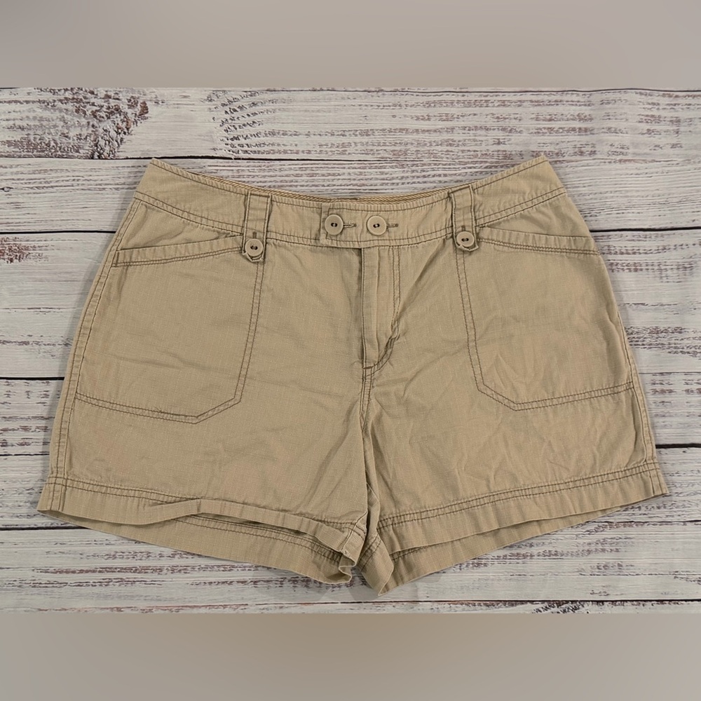 St. John's Bay Size 12 Women's Tan Shorts Chino Cargo Pockets 100% Cotton